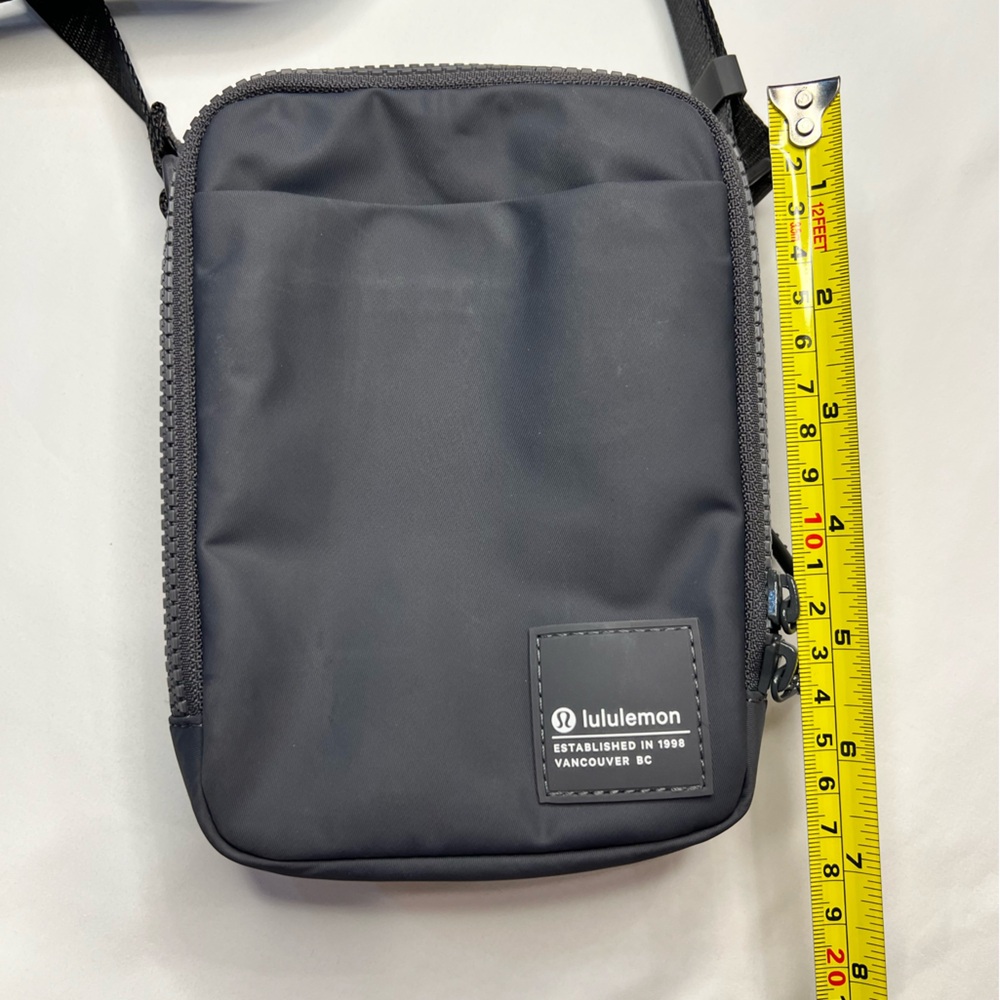lululemon athletica Grey Crossbody Bag - Picture 7 of 8